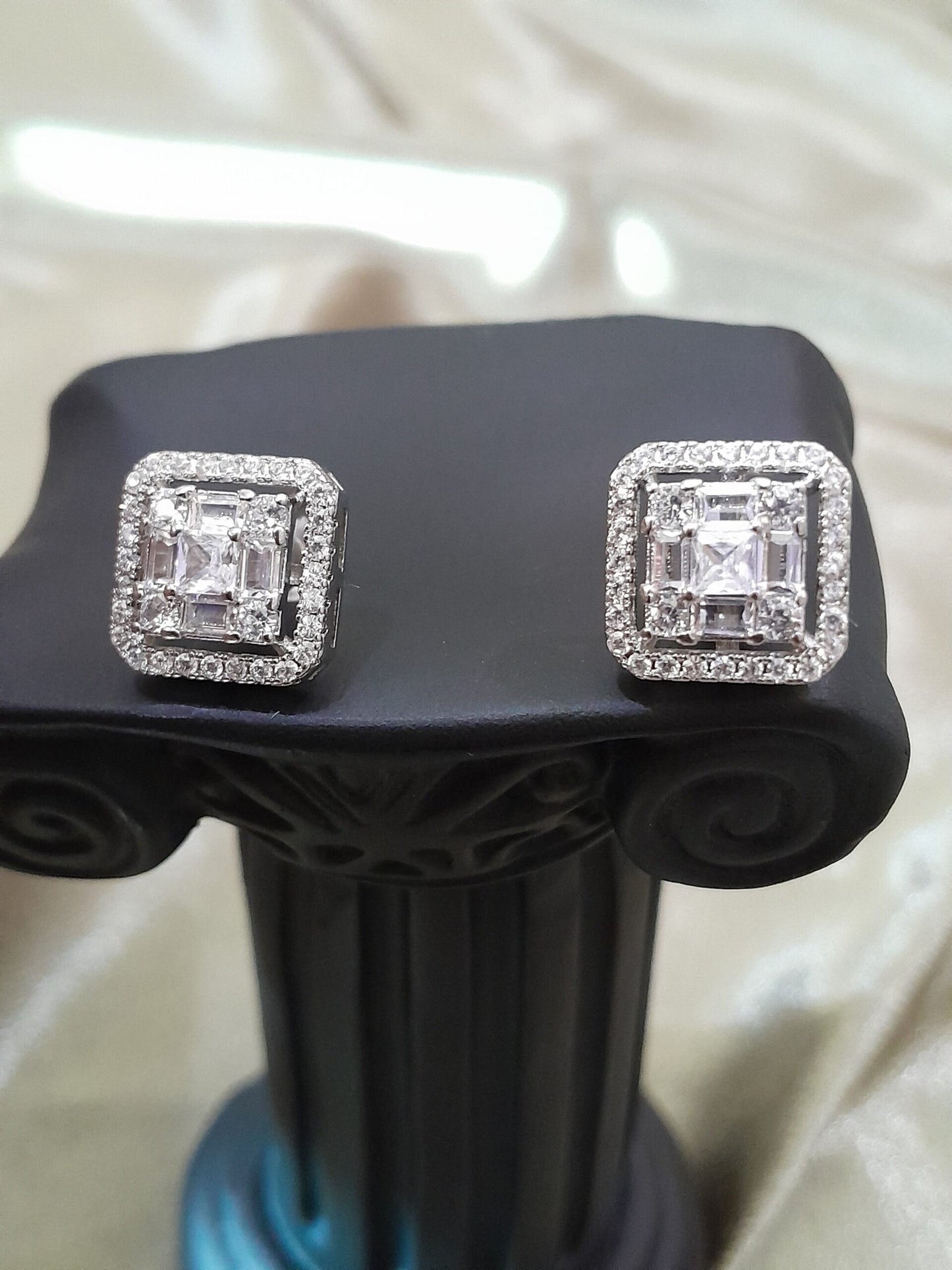 Aritz Earrings