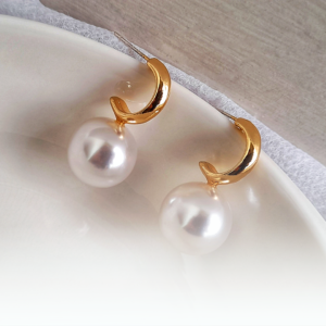 Pearl Bob Earrings