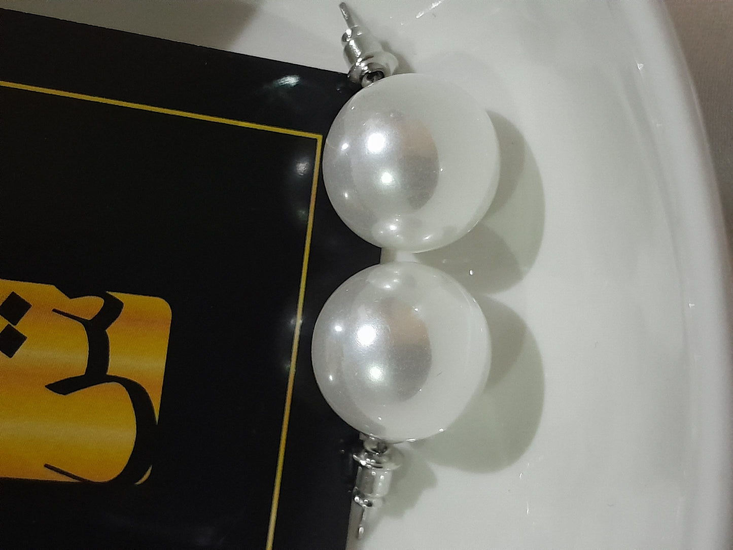 Round Pearl Studs